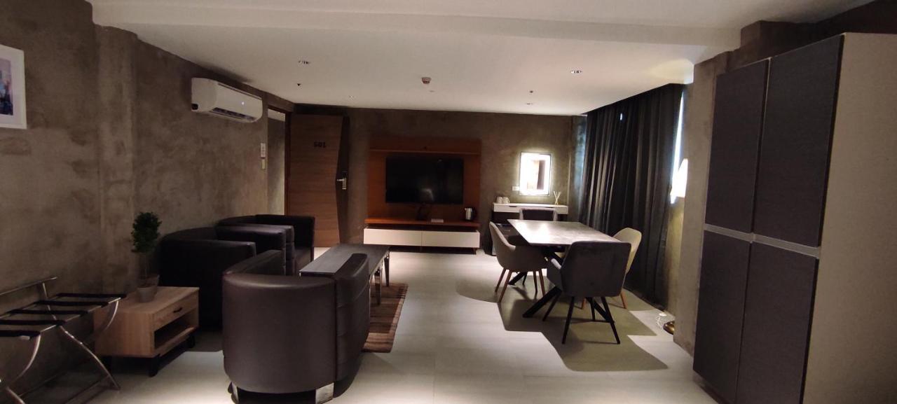 City Park Hotel Residences Taguig Exterior photo